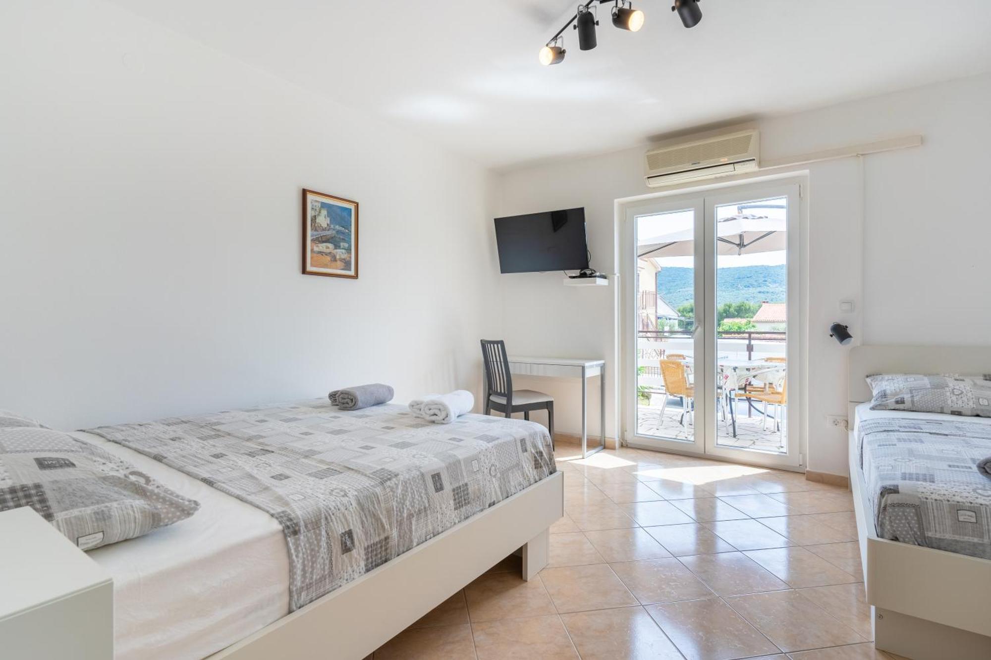 Apartments & Rooms Klemenc Cres Luaran gambar