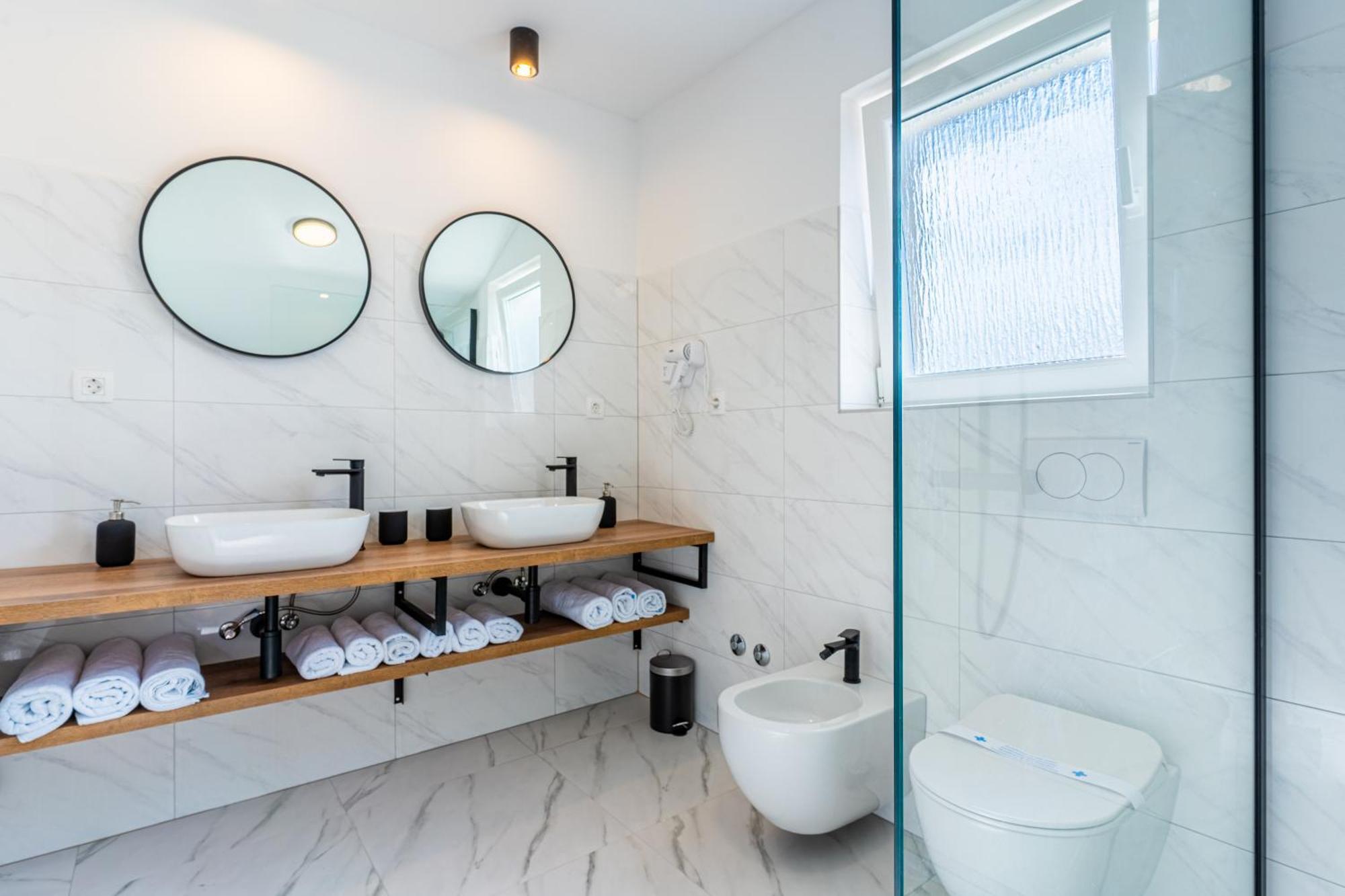 Apartments & Rooms Klemenc Cres Luaran gambar