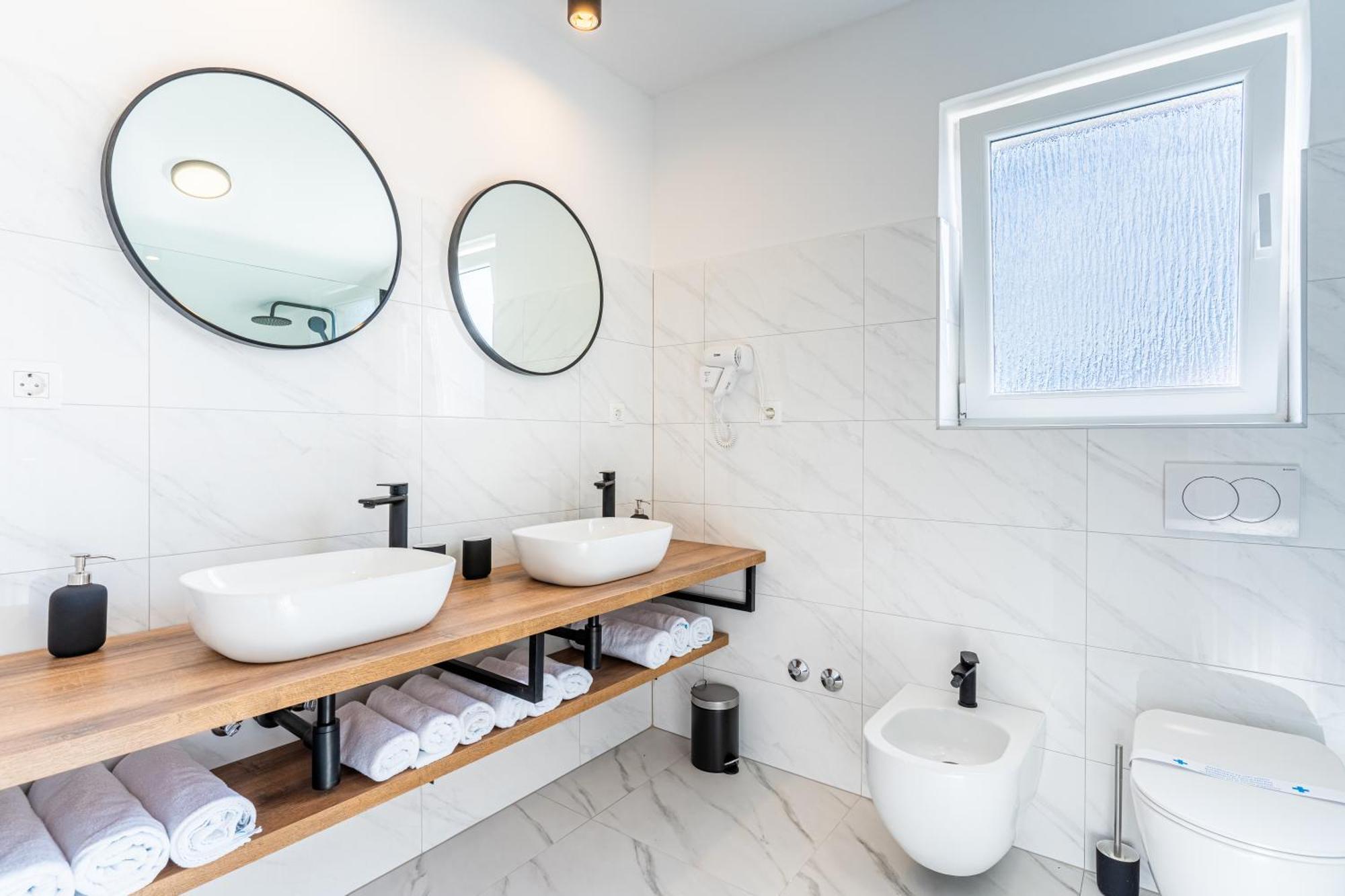 Apartments & Rooms Klemenc Cres Luaran gambar