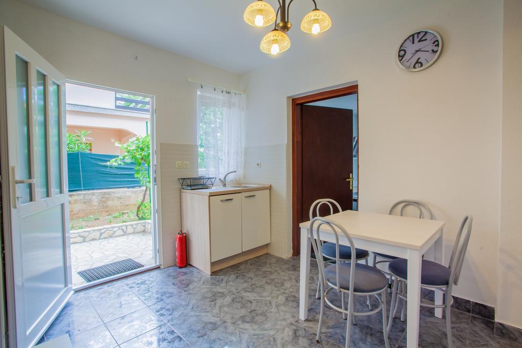 Apartments & Rooms Klemenc Cres Luaran gambar
